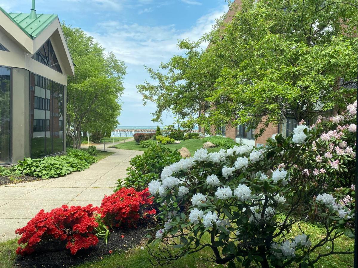 Clarion Hotel Conference Center On Lake Erie Dunkirk Exterior photo