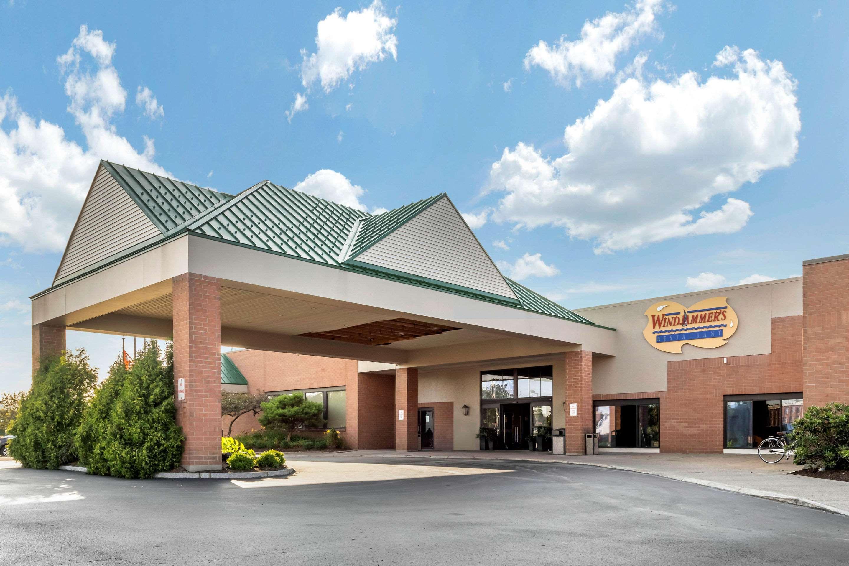 Clarion Hotel Conference Center On Lake Erie Dunkirk Exterior photo